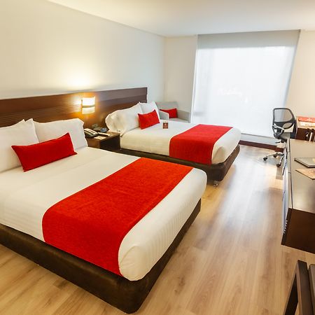 Best Western Plus 93 Park Hotel Bogota Bagian luar foto A room at the hotel