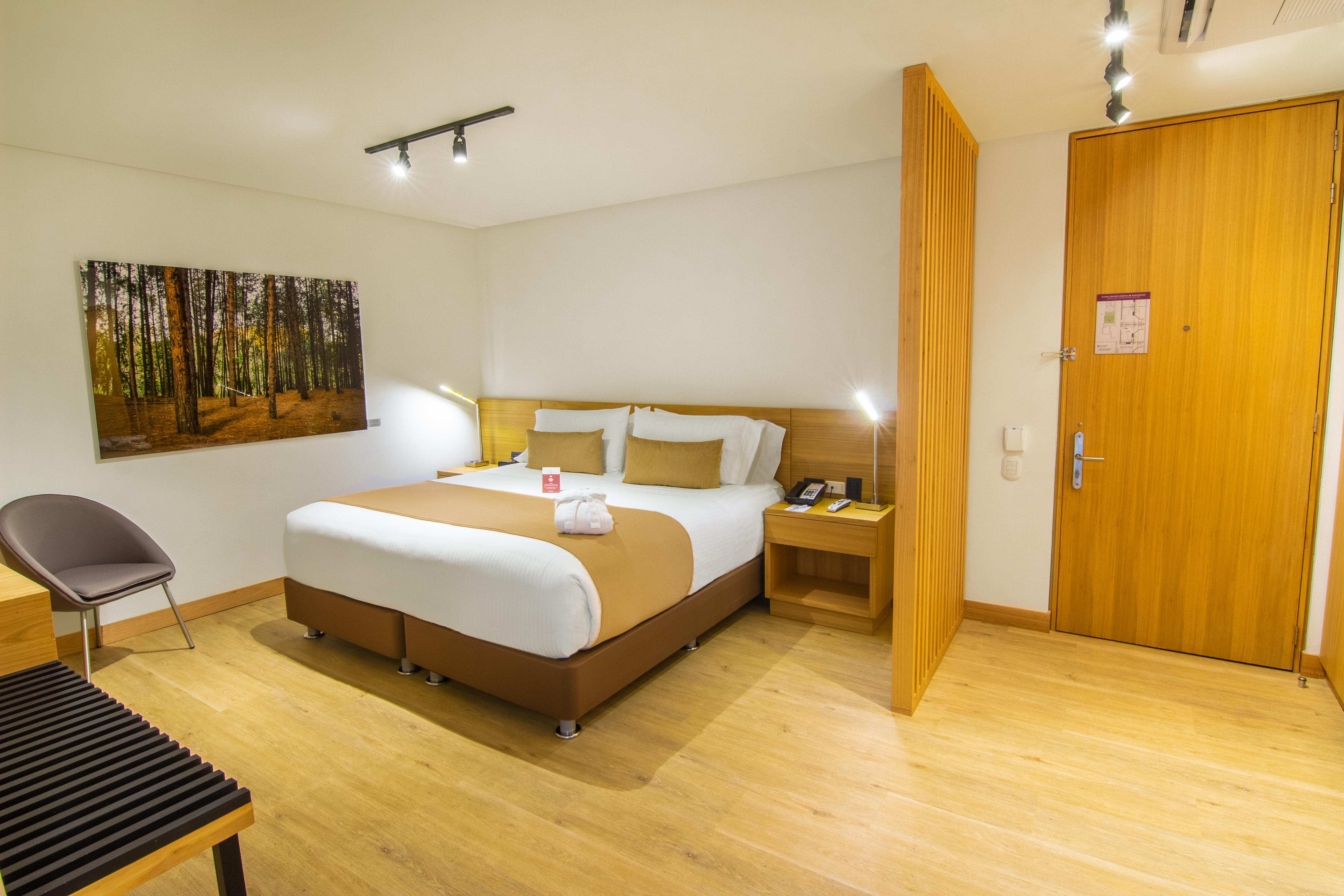 Best Western Plus 93 Park Hotel Bogota Bagian luar foto A room at the hotel