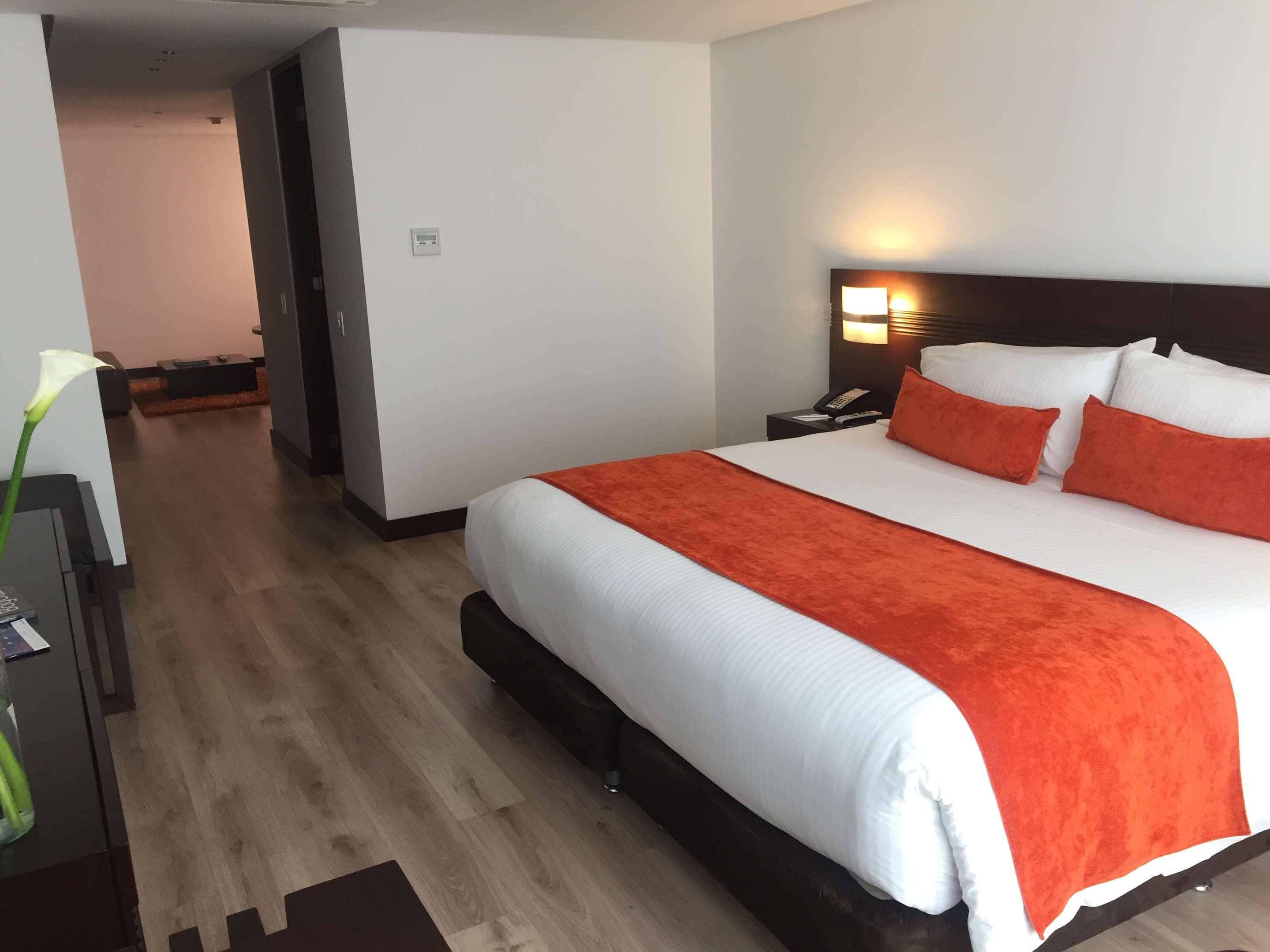 Best Western Plus 93 Park Hotel Bogota Bagian luar foto A room at the hotel