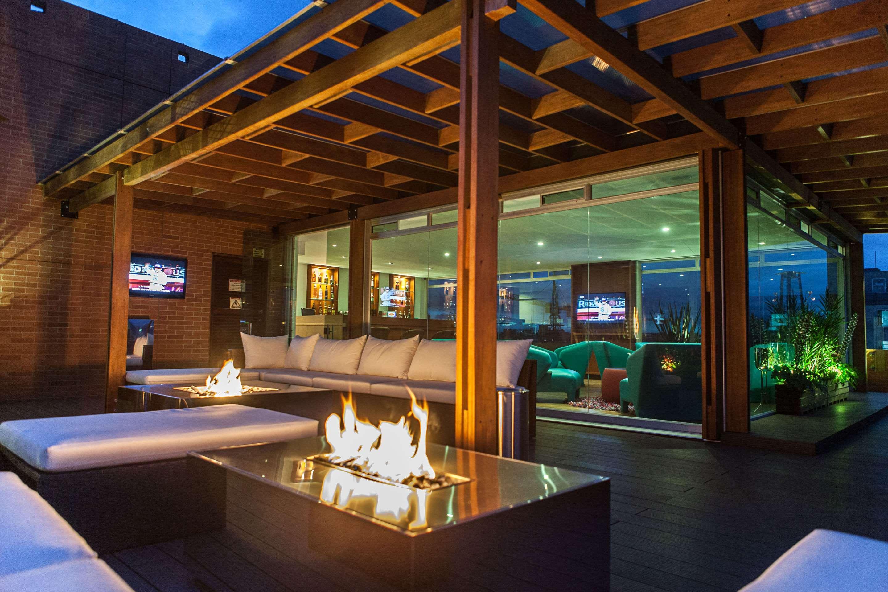 Best Western Plus 93 Park Hotel Bogota Bagian luar foto The Sky Bar