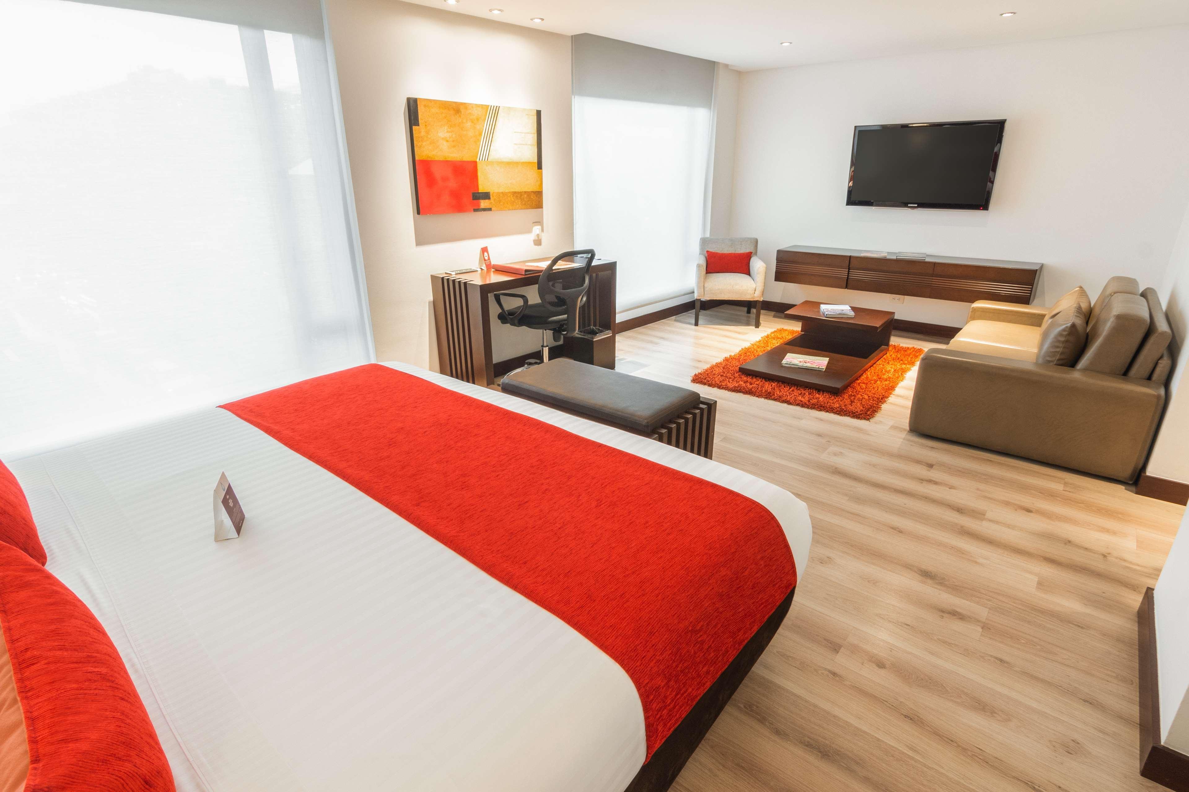 Best Western Plus 93 Park Hotel Bogota Bagian luar foto A typical Studio at the hotel