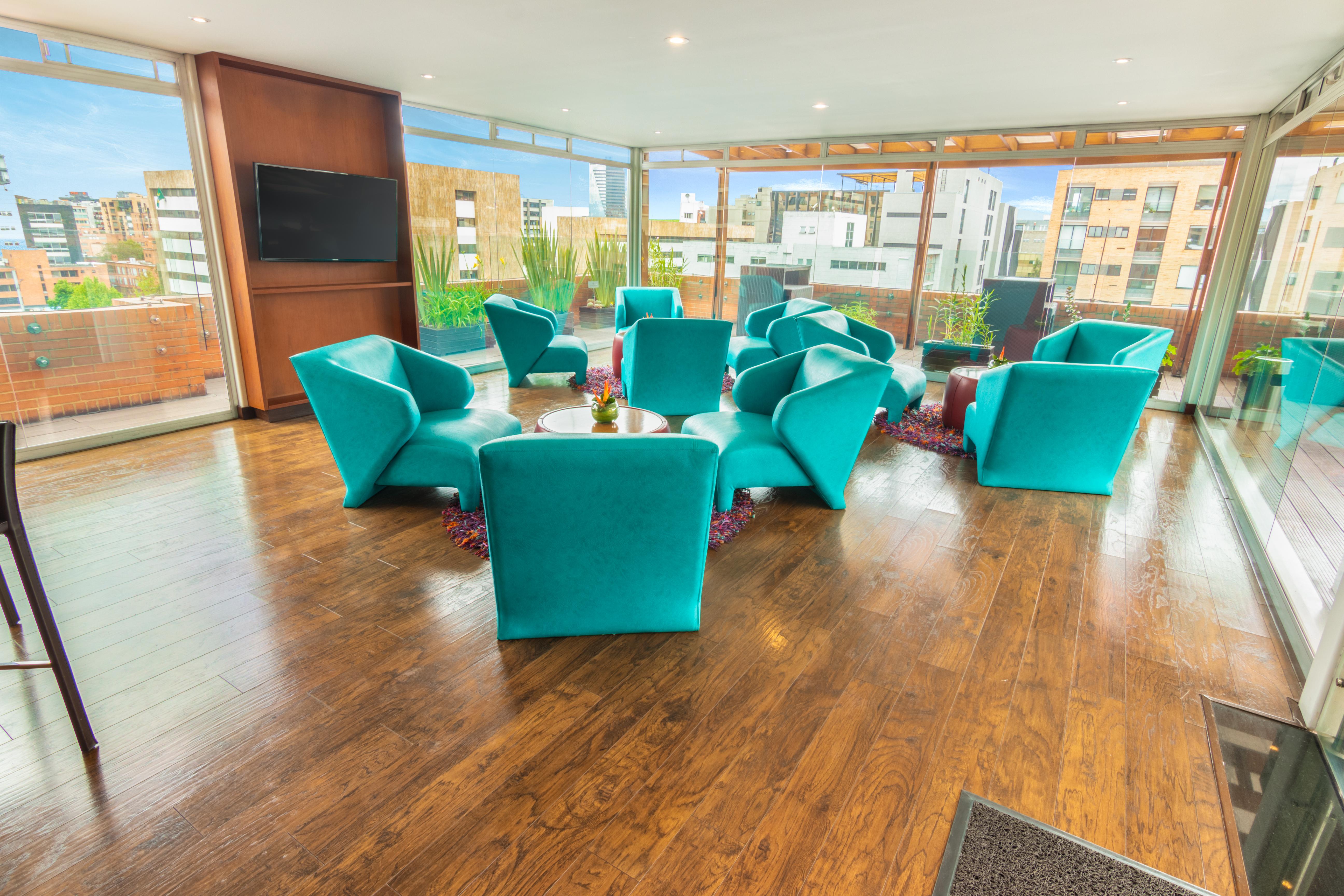 Best Western Plus 93 Park Hotel Bogota Bagian luar foto The lounge at the airport