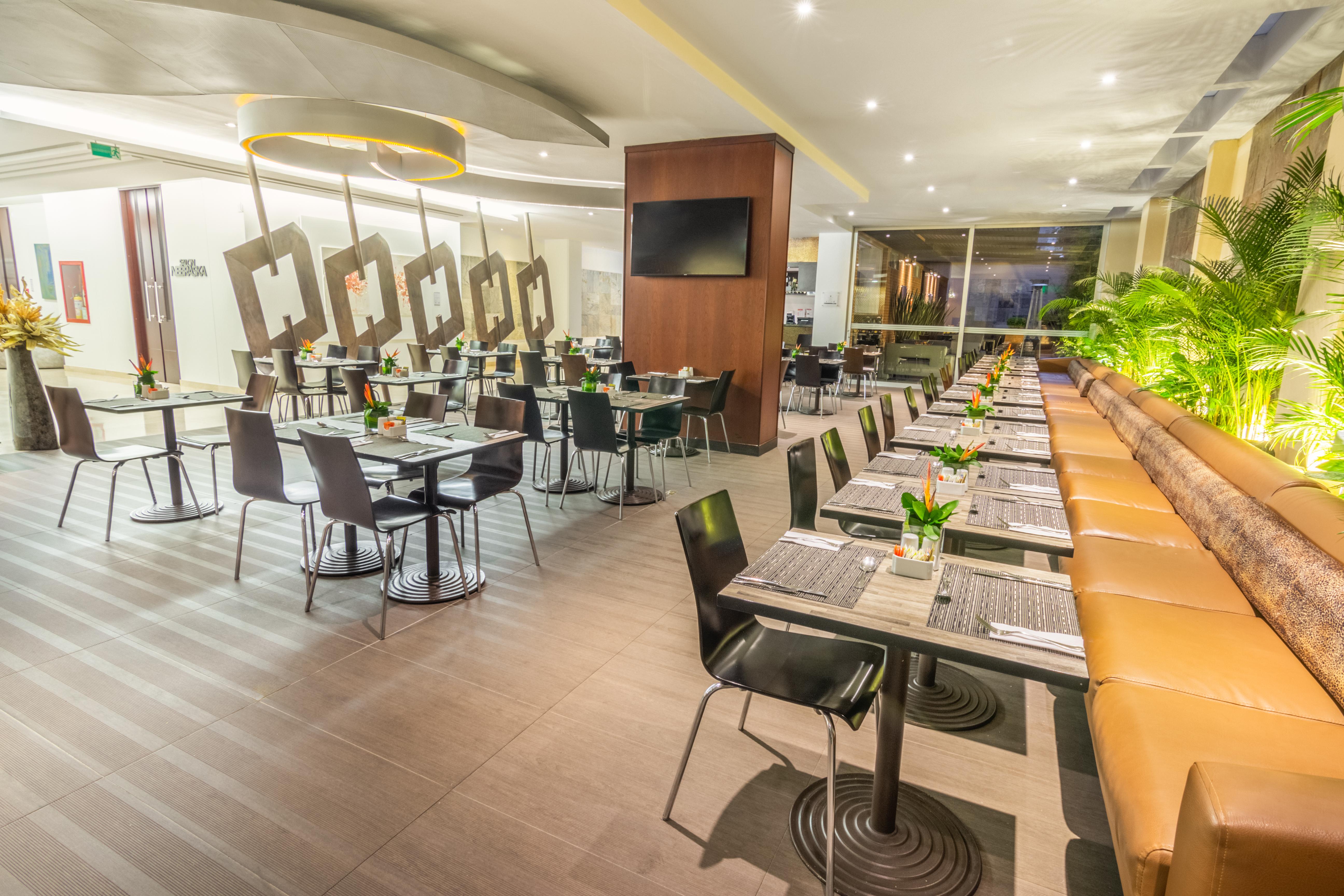 Best Western Plus 93 Park Hotel Bogota Bagian luar foto The interior of the lounge