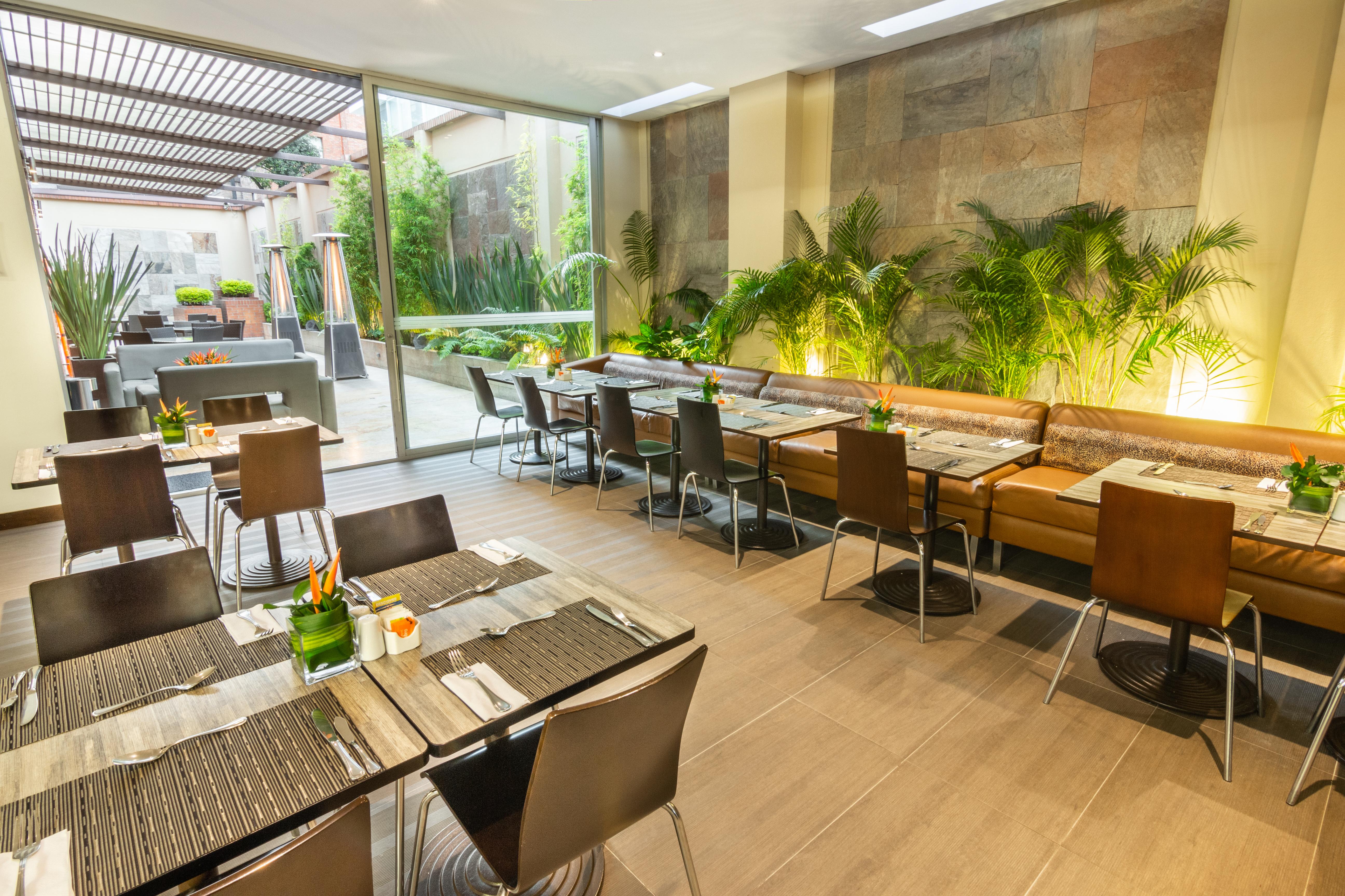 Best Western Plus 93 Park Hotel Bogota Bagian luar foto Restaurant