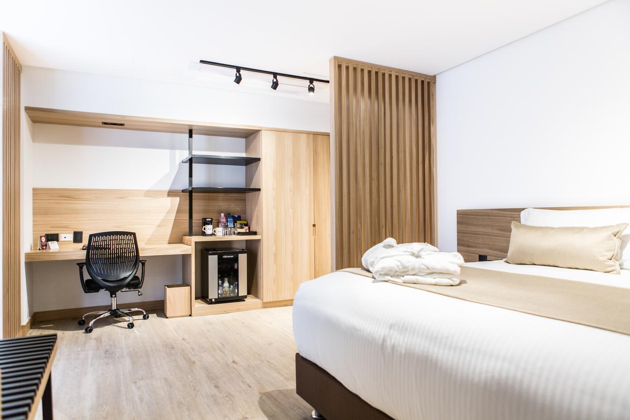 Best Western Plus 93 Park Hotel Bogota Bagian luar foto A room at the hotel