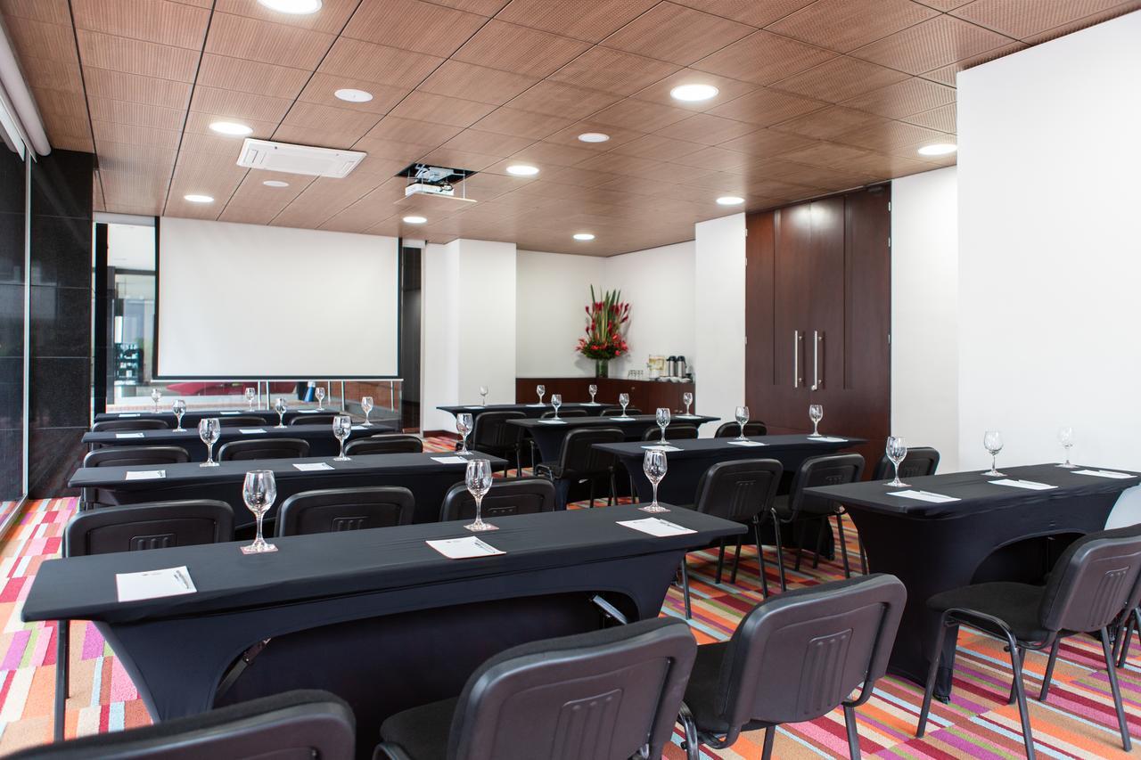 Best Western Plus 93 Park Hotel Bogota Bagian luar foto Meeting room at the hotel